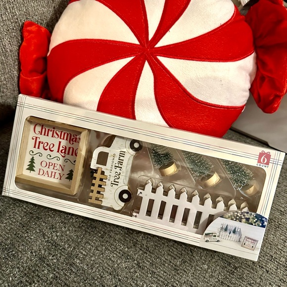 Target Bullseye Tiered tray props - Picture 1 of 4